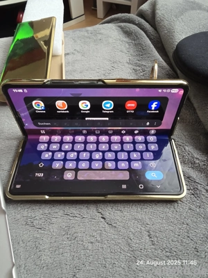 Samsung galaxy Z  Fold 3 