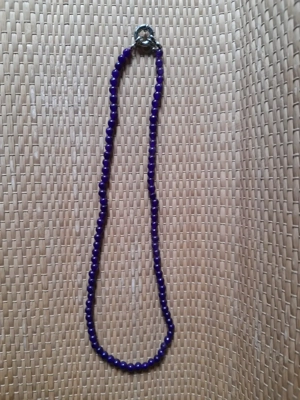 Schmuck: Steinkette aus lilafarbenen Achat Bild 2