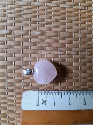 Herz-Anhänger aus hellem Rosenquarz Bild 5