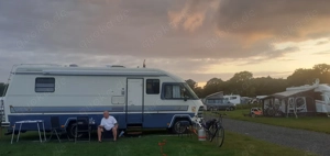 Ich frage mich so langsam,ob die Frauen überhaupt wissen was such,ob sie mit irgenwas zufrieden sind