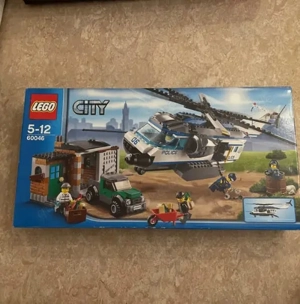 LEGO CITY: Verfolgung mit Dem Polizei-Hubschrauber 60046