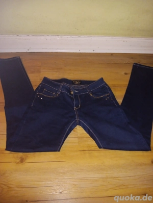 Verkaufe Damenjeans mit Nieten
