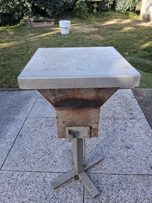 Biete einen kleinen schönen gebrauchten massiven Grill ! Bild 2 Biete einen kleinen schönen gebrauchten massiven Grill ! Bild 2