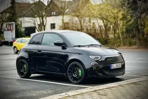 Fiat 500 e - Voll - all Black 8-fach 18 Zoll Sport - 42kwh
