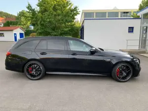 Mercedes-Benz E 63 AMG E 63 S AMG 4Matic (213.289), Vollausstattung