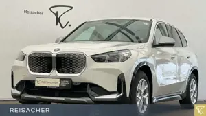 BMW iX1 IX1 A XDRIVE30 xLine AHK KomfortZ SHZ RFK 18"LM