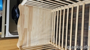 Baby Kleinkind - Bett aus Holz Bild 5