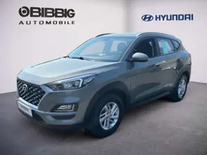 Hyundai TUCSON 1.6 Trend 2WD KAMERA NAVI FACEL. LED