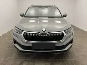 Skoda Karoq Style LED NAVI AHZV ACC RFK SHZ KLIMA  ALU Bild 3