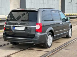 Lancia Voyager 2.8 MultiJet 16v Gold Automatik Bild 4