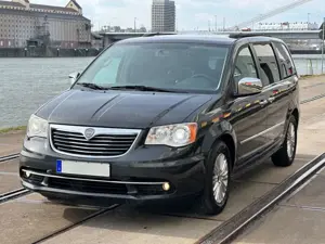 Lancia Voyager 2.8 MultiJet 16v Gold Automatik