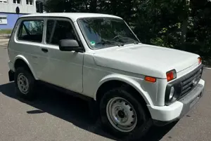 Lada Niva EURO 6 -1.Hand-TÜV NEU Bild 2