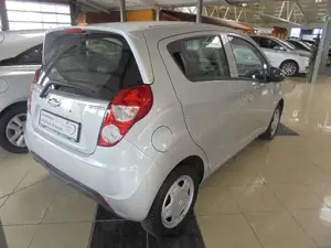 Chevrolet Spark 1.0 LS A/C 'Klima, el. Fensterheber' Bild 3
