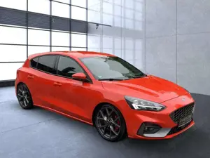 Ford Focus ST mit Styling-Paket Navi Tempomat LED Kamer