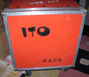Verkaufe 19"Rack mit 11 HE Double-Door Flightcase mit Shockmount & Blue-Wheels  Bild 2