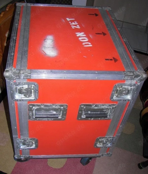 Verkaufe 19"Rack mit 11 HE Double-Door Flightcase mit Shockmount & Blue-Wheels  Bild 3