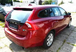 Volvo V60 Kombi Kinetic Alu,Klimaaut.,PDC,Eu5 Bild 5