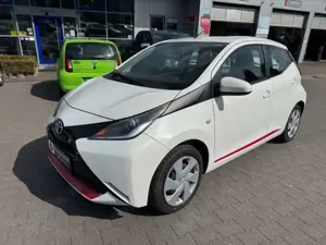 Toyota Aygo Berganfahrass. GA Klima Freisprech BT el.SP teilb.