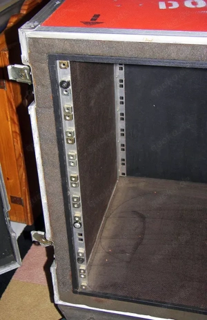 Verkaufe 19"Rack mit 11 HE Double-Door Flightcase mit Shockmount & Blue-Wheels  Bild 5