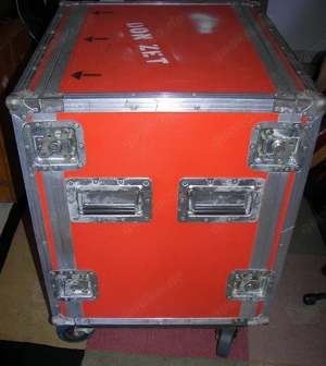 Verkaufe 19"Rack mit 11 HE Double-Door Flightcase mit Shockmount & Blue-Wheels  Bild 6