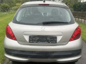 Peugeot 207 207 95 VTi Urban Move Bild 5