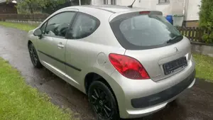 Peugeot 207 207 95 VTi Urban Move Bild 4