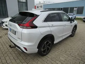 Mitsubishi Eclipse Cross PHEV Top 2.4 MIVEC 4WD NAVI AHK LED PANORAMA ACC S Bild 4