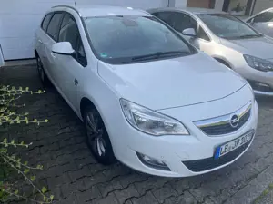 Opel Astra 1.4 Turbo Sports Tourer 150 Jahre Bild 2