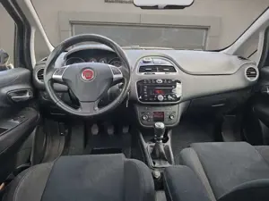 Fiat Punto Lounge SHZ PDC Navi GJR  TÜV NEU AHK Bild 5
