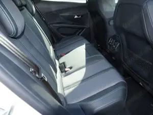 Peugeot 3008 Allure Hybrid 225 SHZ KAMERA NAVI LED Bild 4