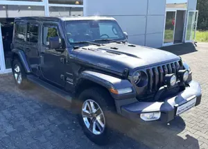 Jeep Wrangler Unlimited 2.0 T-GDI SAHARA AWD AT8 viel Zubehör