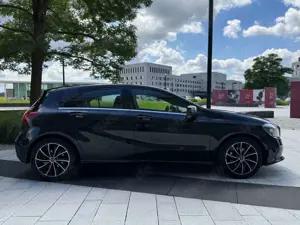 Mercedes-Benz A 180 NAVI*KLIMA*PDC*SHZ*TEMPO*LEDER*SPORTSITZE Bild 4