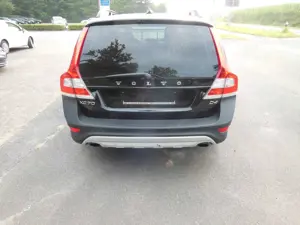Volvo XC70 Momentum D4 AUTOMATIK/AHK/LEDER/NAV/XEN/18" Bild 4