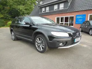 Volvo XC70 Momentum D4 AUTOMATIK/AHK/LEDER/NAV/XEN/18" Bild 1