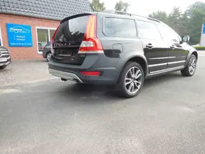 Volvo XC70 Momentum D4 AUTOMATIK/AHK/LEDER/NAV/XEN/18" Bild 3