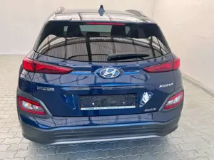 Hyundai KONA Premium Elektro 150 kW Bild 4