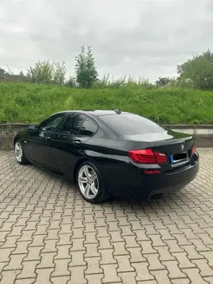 BMW 525 525d xDrive M Paket Schwarz