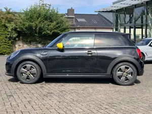 MINI Cooper SE Electric Trim / Glasdach / Leder / Head-Up Display Bild 4
