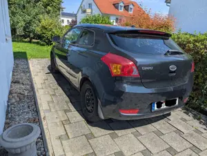 Kia Ceed / cee'd Ceed 1.4 CVVT Schrägheck Bild 2