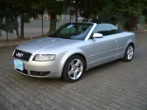 Audi A4 A4 Cabriolet 2.4 Bild 5