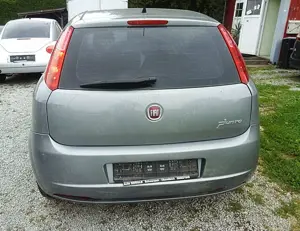 Fiat Punto 1.3i Dynamic/org km/ schöne Optik/ met+FH+Klima Bild 5