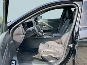 Opel Astra Sports Tourer 1.2 Turbo GS Bild 5