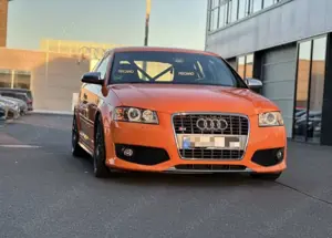 Audi S3 glutorange LY2G - RECARO - IS RACING