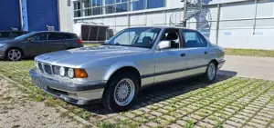 BMW 750 750iL E32 V12