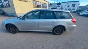 Subaru Legacy Kombi 2.0i Benzin 4x4 4wd Panorama Bild 4