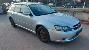 Subaru Legacy Kombi 2.0i Benzin 4x4 4wd Panorama Bild 3