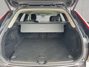 Volvo XC60 XC60 B4 AWD Plus-Dark Aut PilotAssist BLIS Leder Bild 4