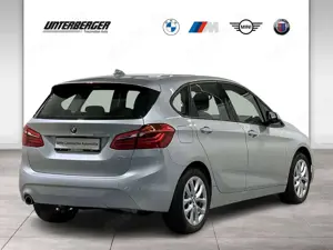 BMW 225 xe Active Tourer ACC DA+ PA RFK Pano Bild 3