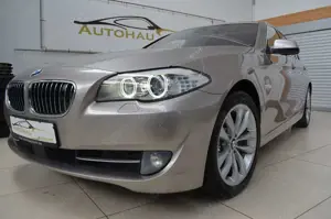 BMW 550 i xDrive ~Navi~Leder~GSD~Keyles~HuD~Soft~Nigh