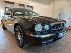 Jaguar XJ8